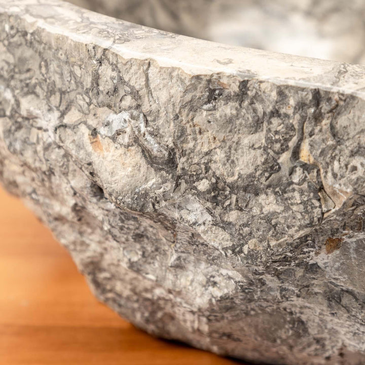 40-50 cm countertop washbasin in light grey hammered marble - Artizan