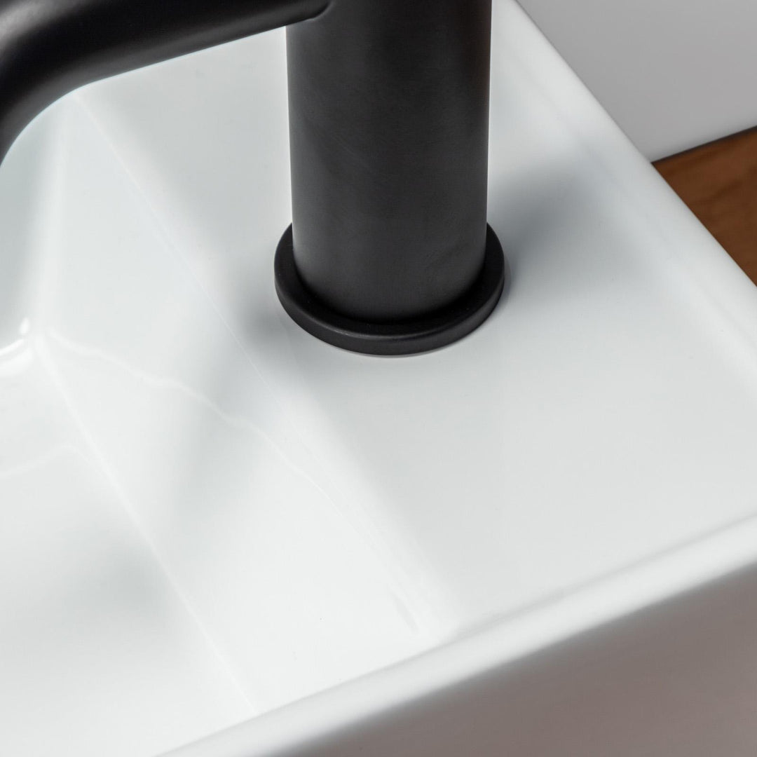 Right hole basin top view