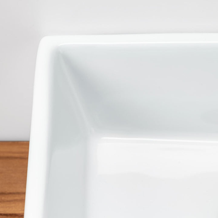 Right hole basin with accessories