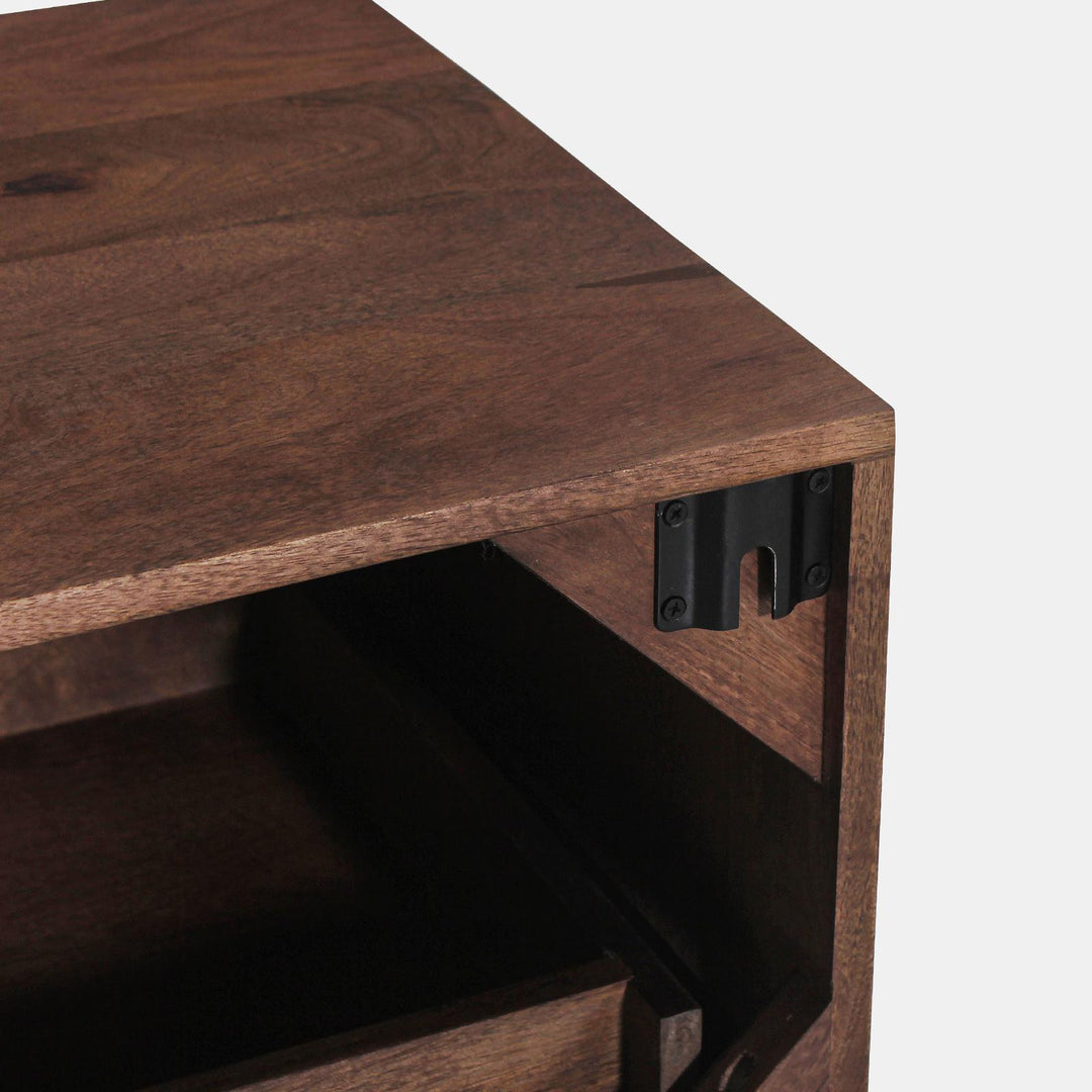 Wall mounting detail